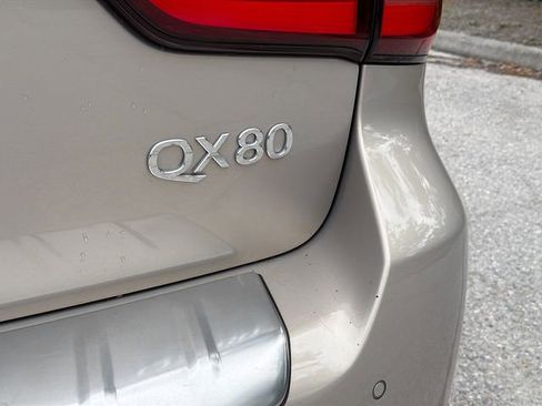 Used 2023 INFINITI QX80 Sensory w/ All-Season Package AWD/4WD image 11