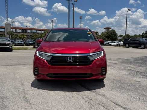 Used 2024 Honda Odyssey Touring image 3