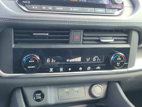 Certified 2024 Nissan Rogue SV image 27