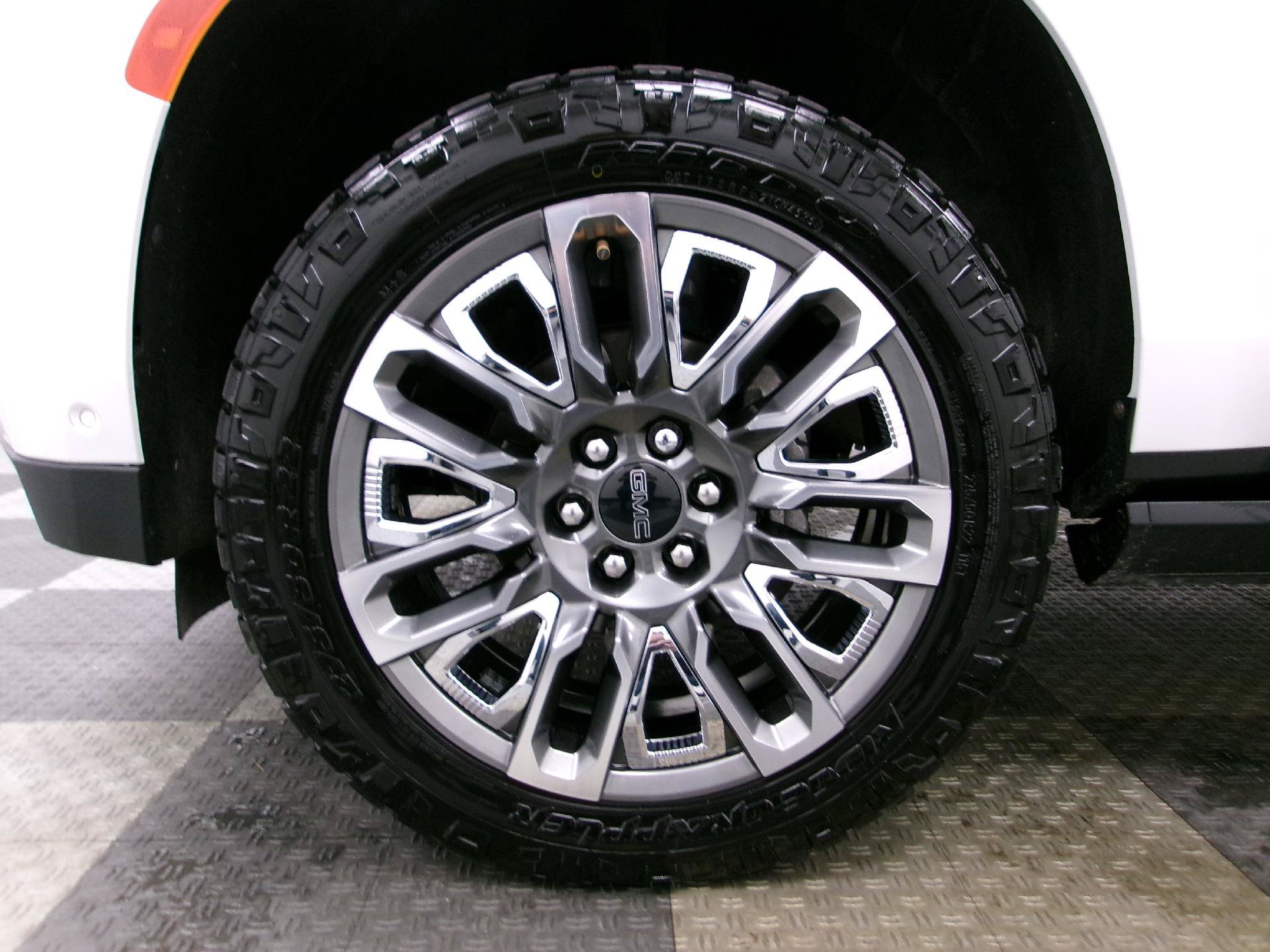 Used 2023 GMC Yukon Denali Ultimate AWD/4WD image 20