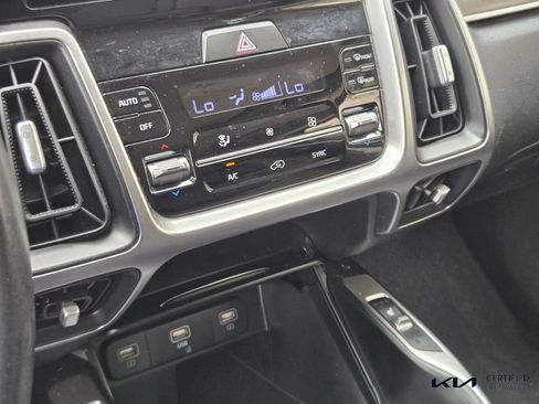 Certified 2022 Kia Sorento S FWD image 21