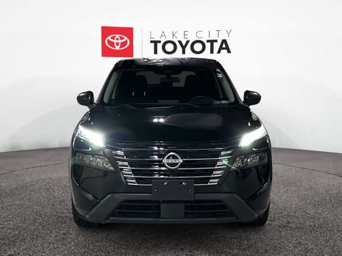 Used 2024 Nissan Rogue S image 11