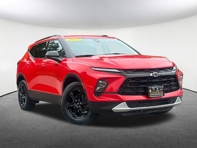 Used 2024 Chevrolet Blazer LT w/ Convenience Package AWD/4WD image 2