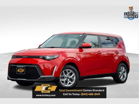 Used 2023 Kia Soul LX w/ LX Technology Package FWD image 1