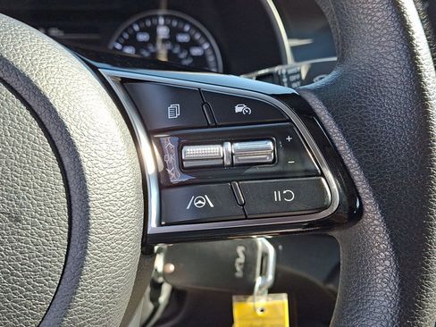 Used 2024 Kia Forte LXS image 19