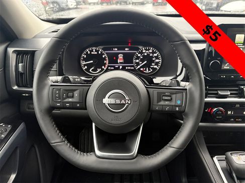 New 2025 Nissan Pathfinder SL image 21