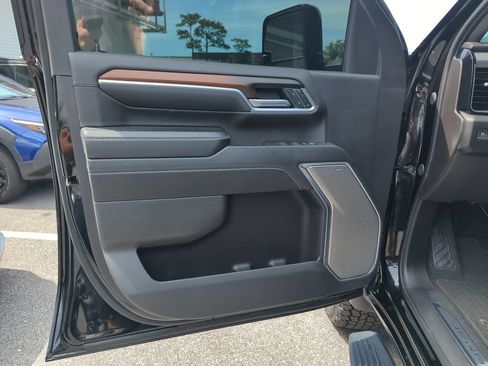 Used 2025 GMC Sierra 2500 Denali AWD/4WD image 17