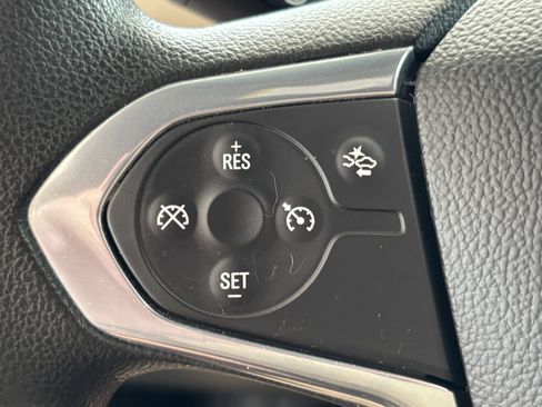 Used 2022 Chevrolet Traverse LS w/ Midnight/Sport Edition FWD image 11