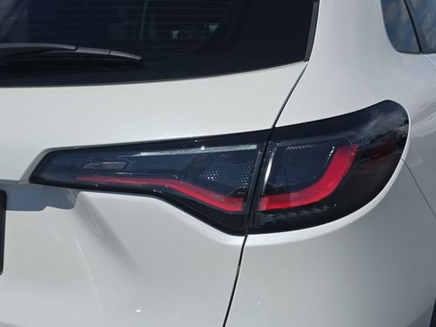 Certified 2025 Honda HR-V LX image 8