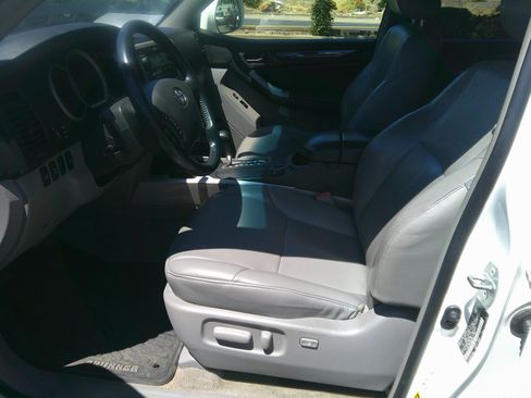 Used 2006 Toyota 4Runner Limited AWD/4WD image 7