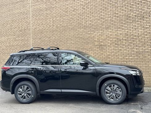 New 2026 Nissan Pathfinder SV image 4