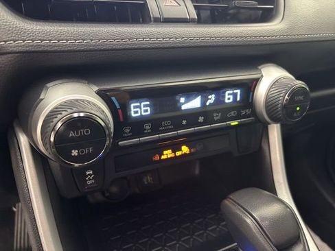 Used 2024 Toyota RAV4 LE AWD/4WD image 28