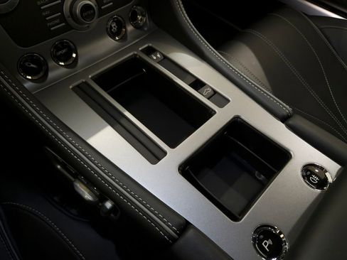 Used 2015 Aston Martin DB9 Coupe image 15