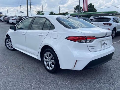 Used 2026 Toyota Corolla LE FWD image 5
