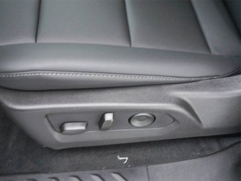 New 2025 Chevrolet Colorado LT w/ LT Convenience Package image 22