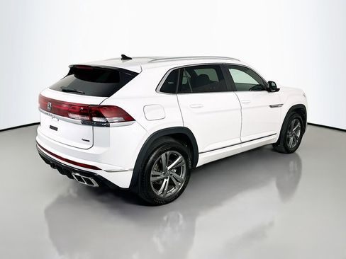 Used 2024 Volkswagen Atlas Cross Sport SEL R-Line AWD/4WD image 7