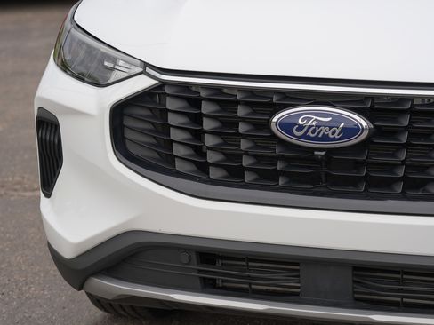 Used 2024 Ford Escape Active w/ Tech Pack #2 AWD/4WD image 11