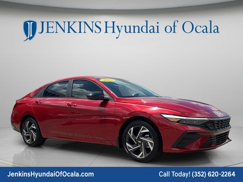 Certified 2025 Hyundai Elantra Sport FWD image 1