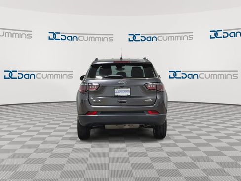Used 2022 Jeep Compass Latitude AWD/4WD image 7