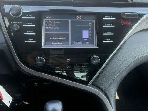Used 2018 Toyota Camry SE FWD image 15