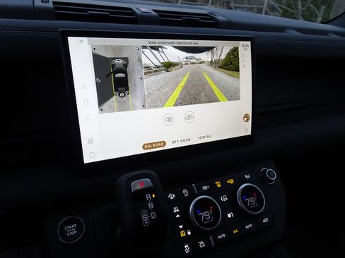 New 2025 Land Rover Defender 110 S image 4