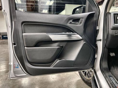 Used 2021 Chevrolet Colorado ZR2 image 16