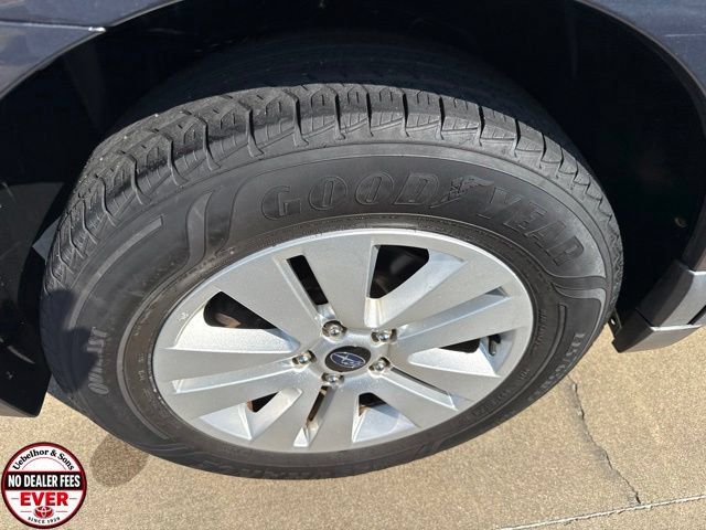 Used 2017 Subaru Outback 2.5i Premium AWD/4WD image 9