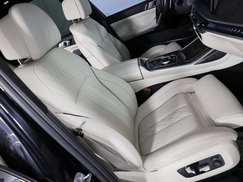 Used 2023 BMW X7 xDrive40i w/ M Sport Package image 39