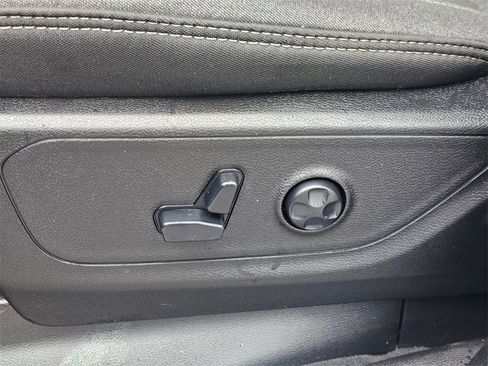 Used 2019 RAM 1500 Big Horn image 32