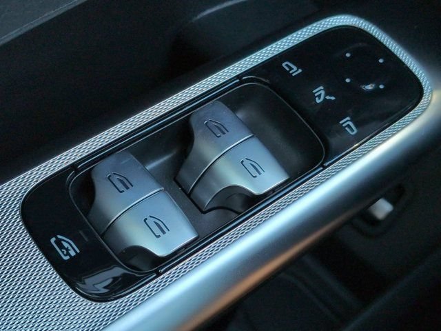 Used 2026 Mercedes-Benz GLC 300 image 25
