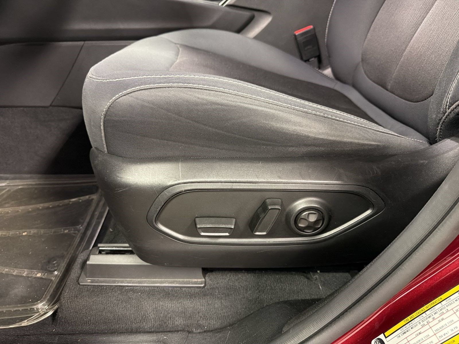 Used 2023 Jeep Grand Cherokee L Laredo RWD image 16