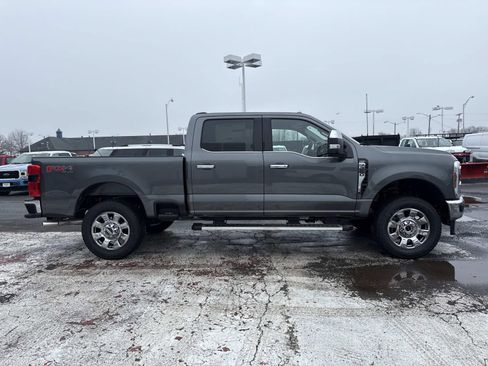 New 2026 Ford F250 Lariat w/ Chrome Package image 2