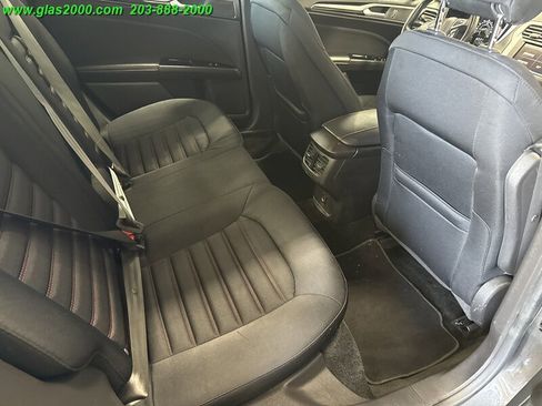 Used 2016 Ford Fusion SE image 10