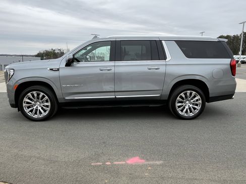 Used 2024 GMC Yukon XL Denali w/ Advanced Technology Package image 6