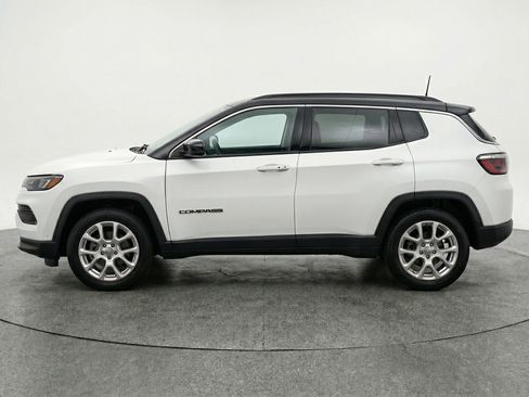 Used 2025 Jeep Compass Limited AWD/4WD image 5