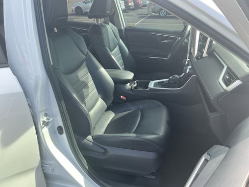 Certified 2022 Toyota RAV4 XLE Premium image 19
