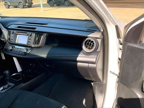 Used 2016 Toyota RAV4 XLE w/ Protection Package image 18