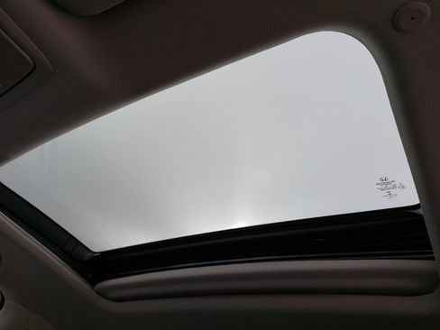 Used 2022 Honda Accord EX-L image 31