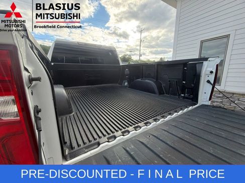 Used 2025 Chevrolet Silverado 1500 RST AWD/4WD image 8
