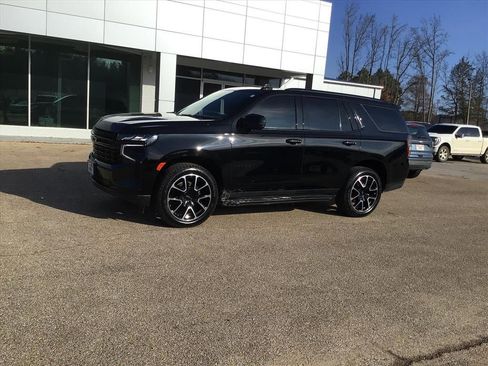 Used 2023 Chevrolet Tahoe RST w/ Luxury Package image 2