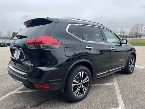 Used 2017 Nissan Rogue SL image 6