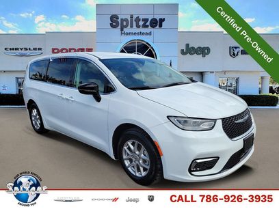 Used 2024 Chrysler Pacifica Touring-L