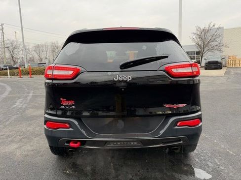 Used 2017 Jeep Cherokee Trailhawk w/ Cold Weather Group image 5