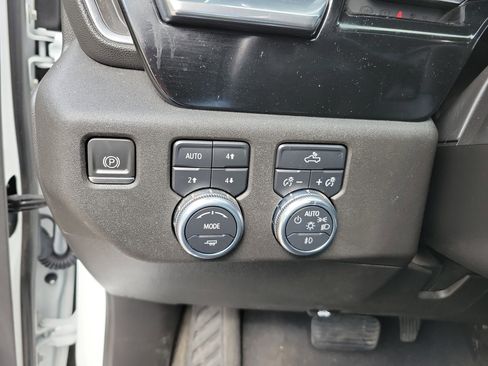 Used 2023 GMC Sierra 1500 Elevation w/ X31 Off-Road Package image 15