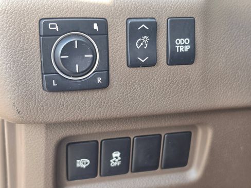 Used 2015 Lexus GX 460 w/ Premium Package AWD/4WD image 12