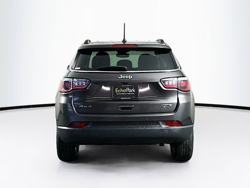 Used 2018 Jeep Compass Latitude w/ Popular Equipment Group image 7