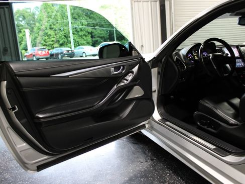 Used 2017 INFINITI Q60 3.0t w/ Premium Plus Package 3.0T RWD image 30
