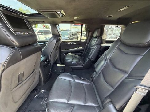 Used 2019 Cadillac Escalade Platinum AWD/4WD image 23