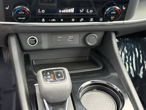 Used 2023 Nissan Rogue SV w/ SV Premium B Package FWD image 30