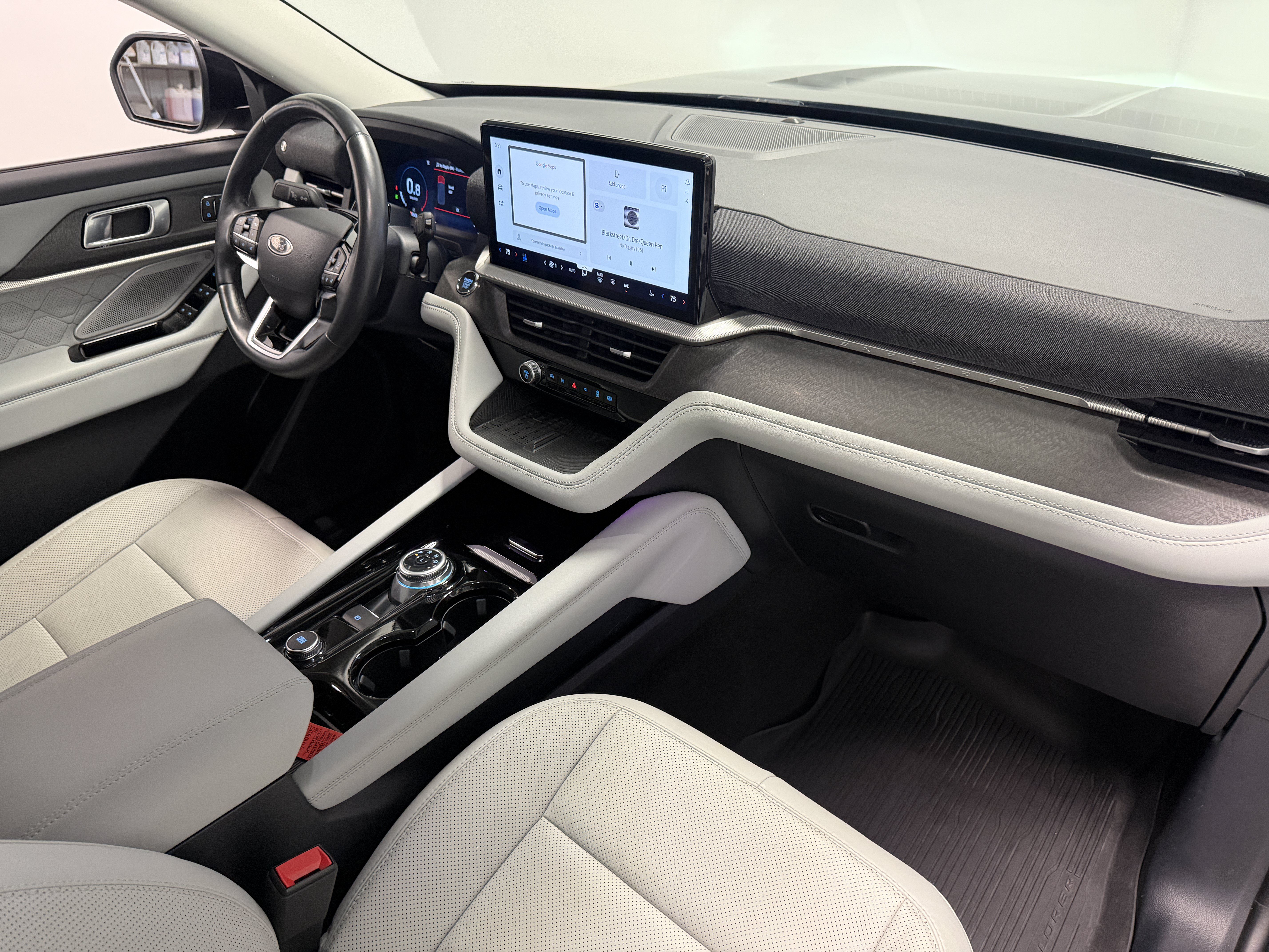 Used 2025 Ford Explorer Platinum w/ LUX Leather Package AWD/4WD image 21